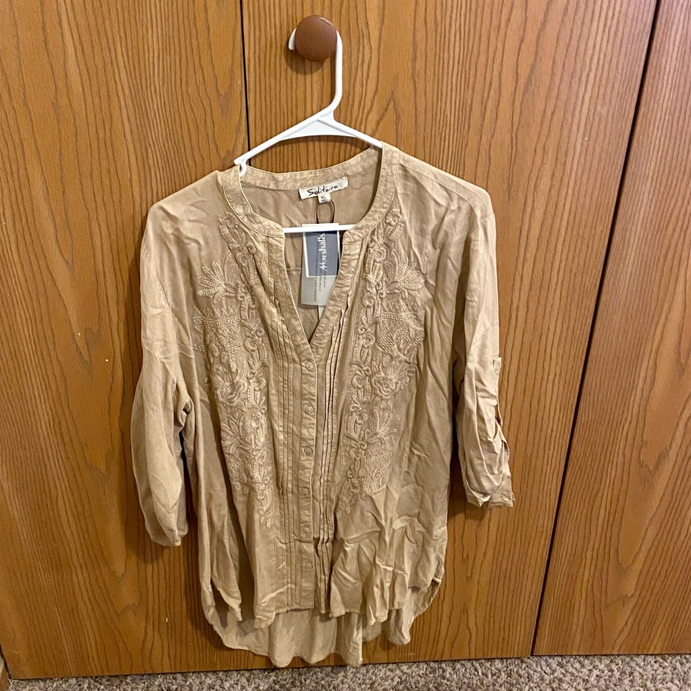 NWT 3/4 Sleeve Blouse